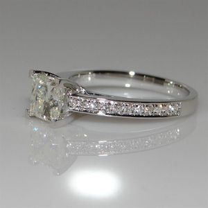 18k white gold princess diamond ring four-claw square diamond ring female models wedding simple ring retail whole236A