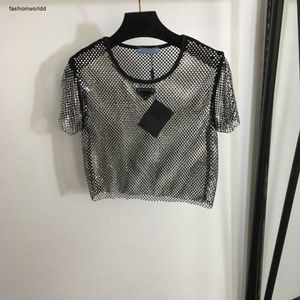 豪華な女性Tシャツブランドの夏のトップスファッショントライアングルロゴホローアウトガールシャツDEC 20 FW