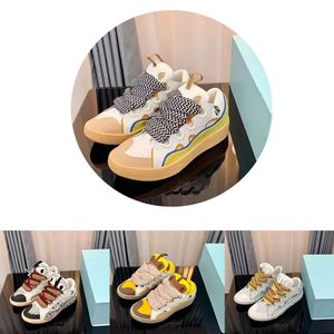 Famose scarpe casual Lavin Designer Fashion Leather Curb Sneakers Uomo e donna Lace Up Sneakers straordinarie Pelle di vitello Gomma Nappa Scarpe classiche