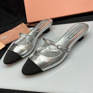 Klänning kvinnor häl hög klackar platt skor lyxig tom rygg mode sommar tofflor tidigt vår ny sandaler original kvalitet storlek 35-40