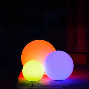 Outdoor LED Ball Ball Light Wodoodporne lampy nocne USB ładowne światła nocne Zmiana pływającego basen 231220