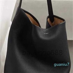 designer bags The Designer row leather large capacity tote bag n s Park Tote Bag minimalist leather bucket shoulder bag 2022263H