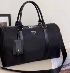 Borse da viaggio a triangolo di moda borse nylon di grande capacità Holdall trasporto su bagagli di alta qualità borsetti di lusso uomini bagagli da gentiluomo tote borse