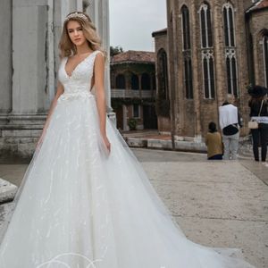 Stunningbride 2024 Grace A-Line Wedding Dress Plus Size Sexy Side Cut Low V-Neck Sequin Tulle White Gowns Bridal Appliques Court Train