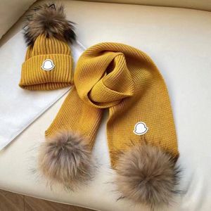 Kinder Schal Winter Wärme Gemütliche Stricken Pom Pom Hut Moncleir Jungen Mädchen Mode Outdoor Beanies Schals Sets Anzug Staubbeutel o1TG #