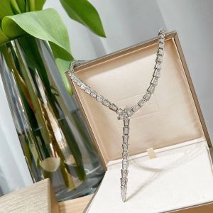 Designer Pendant Necklaces Top V Gold Full Zircon Snake Shape Round Choker for Women Jewelry with Box Party Gift Wedding Lovers