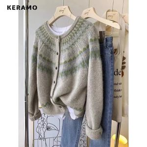 Kadın Sweaters Kadın Vintage Çizgili Örgü Uzun Kollu Yuvarlak Boyun Hırgalar Kış Moda Kırış Böcek Bekar Süveter 231219