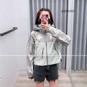 Arcterys Jacket Designer Apparel Technical Outerwear windbreaker Jackets Mens Archaeopteryx OLENA KOMOREBI Womens Printed Hard Shell Rush Coat Waterproof M3K2