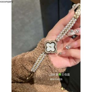 Diamond Fourleaf Clover VA Fashion Van Women Causal Watch Designer Luxury Cleefly Alhambra 2023 Womens Armband Pearl Elegant Lady Clover Montre de Luxe 3ypx