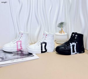 Marca crianças tornozelo botas designer de couro sapatos de bebê tamanho 26-35 incluindo caixa minimalista carta impressão tênis da criança dec10