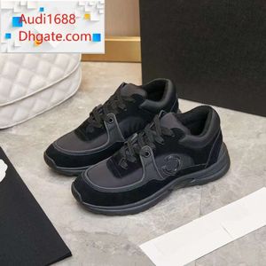 2023 Designer Running Shoes Fashion Channel Sneakers Women Luxury Lace-Up Sports Shoe Casual Trainers Classic Sneaker Woman Ccity GSFS 35-45H