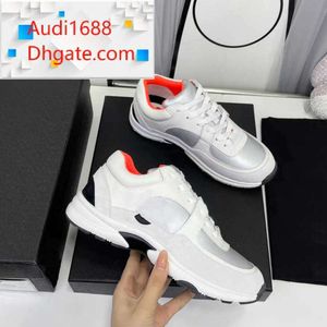 Luxury Designer Running Shoes Women Lace-Up Sports Sneakers Casual Trainers Classic Shoes Chanellyh