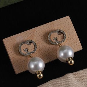 Orecchini di perle di design Orecchini a perno Gioielli in oro 18 carati Orecchini a perno di design per donna