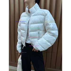 Piumino corto di design da donna cappotto nord in oca parka giacca nord di design N16 ricamo lettera stampata piumino slim fit cappotto autunnale e invernale