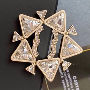 Diamond Brooche Tasarımcı Broş Pin Marka Mektubu Broşlar Pimler Altın Kaplama Moda Takım Pin Düğün Partisi Elbise Takı Aksesuarları Hediye
