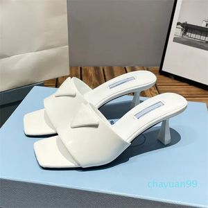 Sandálias femininas de borracha de espuma designer monólito sapatos de verão metal triângulo sandália praia calçados sandálias superiores 36-41