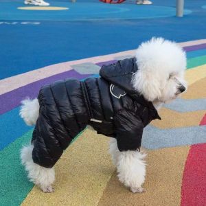犬のアパレル冬のファジョンユニセックス犬服猫ベストセーターデザイナーレターペットペットペットペット衣類子犬sumsumコートスウェットシャツ肥厚したペットの下に綿ジャケット