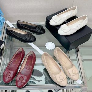 Czarne balet Flats Buty w stylu ulicznym zwykłe kobiety pikowane oryginalny skórzany poślizg na balecze okrągłe palce damskie luksusowe designerskie sukienki rozmiar 35-41