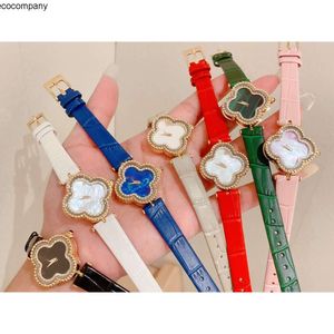 Diamond Fourleaf Clover VA Fashion Luxury Cleefly Women Van Watch Wristwatch Alhambra Ny Nisch Four Leaf Clover Light Casual Armband Temperament Inla