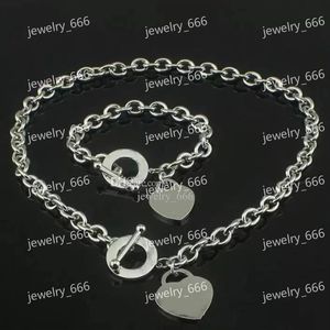 Sälj födelsedags julmärke lyxdesigner halsband plus armband set bröllop uttalande smycken hjärthänge halsband Ban239w