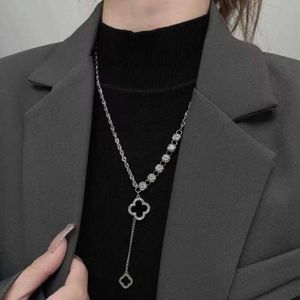 Clover Sweater Chain for Women in Autumn and Winter, New Temperament, Light , Tassel French Necklace, High-end, Long, Slimming