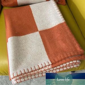 Coperte semplici lettera Sciarpa in morbida lana di cashmere Sciarpa calda portatile Divano letto Coperta in pile lavorata a maglia 130x180 cm Primavera Autunno