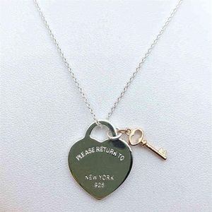 100% S925 Sterling Silver Heart Key Pendant Trendiga halsband Kvinnor Original Romance High-End Jewelry Valentine Gift H1221255R
