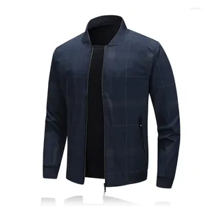 Mäns jackor 2023 Yttervärmare Spring Autumn Jacket Men Business Plaid Coat Man Mellanålders Dad Stor storlek M-4XL