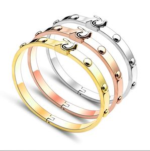 Tennis Bracciale per unghie rotonde europea e americana alla moda di alta qualità per il braccialetto a forma di V-Trade Frace a V femminile