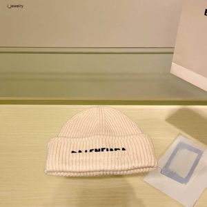 Beanie Designer Women Hat Winter Womens Hats Men Cap with Box Brand Mens Caps Logo 21 grudnia Nowe