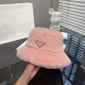 Wide-brimmed hats and Bucket hats Designer Triangular Fisherman hats Warm bucket hats Fashion Pa L Da women's designer hats