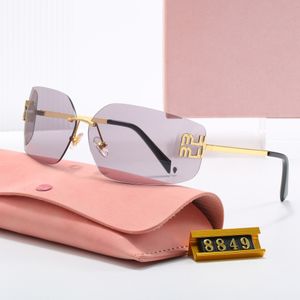 Óculos de sol para mulheres Miumius Óculos de sol simples e elegantes lentes curvadas sem aro lentes curvadas glasses leves e confortáveis ​​copos lindos tons de moldura