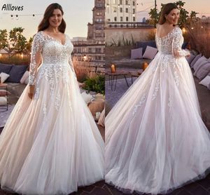 Romantic Tulle A Line Wedding Dresses Sexy V Neck Long Sleeves Lace Appliqued Boho Garden Bridal Gowns Sweep Train Back Buttons Plus Size Vestidos De Novia CL3098