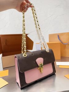 10a kvalitet Nya kvinnor axelväskor kvinnor korsar kropp mode handväska lyx designer läder crossbody rosa postman väska affärsresor plånböcker