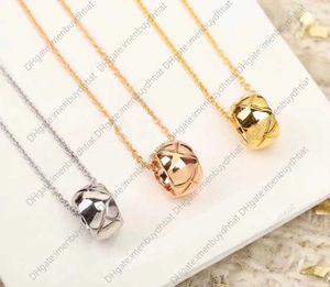 Pc7a Pendant Necklaces Fashion Argyle Designer Choker Necklace Women Stainless Steel Classic Clavicle Chain