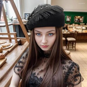 Boinas 202310-Nao Ins Winter Wood Felt Diamond Feather decore Grace Lady Boina Cap mulher Lazer Painter Hat Hat Hat