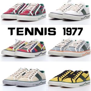 Lyxdesigner Tennis 1977 Casual Shoes Loafers italienska Made Women Shoes Green Red Webbing randig gummisula Sole Print Stitch Brodery Low Top High Top Men Sneakers