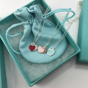 2024 Designer T Home S925 Silver Emalj Love Ball Blue Heart Necklace Fashion Pink Mångsidig kvinnors röda dropphänge