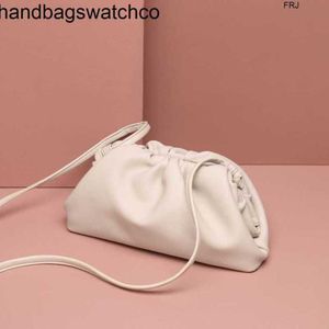 Bottegaaveneta Bags Pouch Clutch Bag Small Cloud Womens New 2023 Crossbody Shoulder Pleated Fashion Trend Leisure Dumpling Handheld