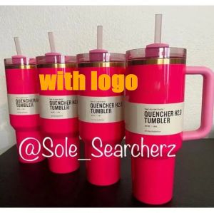 Novo PINK Parade 40oz Quencher H2.0 Canecas Copos camping viagem copo de carro copos de aço inoxidável com alça de silicone presente de dia dos namorados T1221