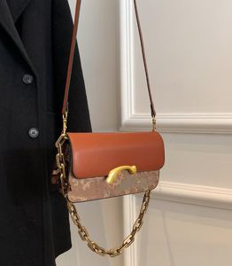 Herbst und Winter Mini Retro Sattel halbe Halbmond -Schulter tragbarer Crossbody Achselwein Gott kleine quadratische Taschen