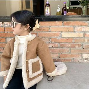 Girls Winter Wear Thick Coat Korean Style Baby Short Plush Warm Clothes Cotton Worm Soft Comfortable Jackets 231220