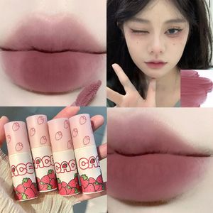 6 Color Brown Pink Lip Light Lipstick Líquido Matte Batom de Morango Cute Velvo Água de Velve Nude Red Cheek Rouge Tint Cosmetics 231220