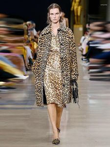女性のトレンチコートコートデザイナー高品質の滑走路秋のヒョウ柄のプリントボタンカジュアルルーズ豪華なエレガントなウィンドブレーカー