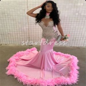 Vestido de baile de cristal rosa de luxo para mulheres negras elegante sereia vestidos de noite com penas gola alta rabo de peixe ocasião especial vestido de festa formal com contas