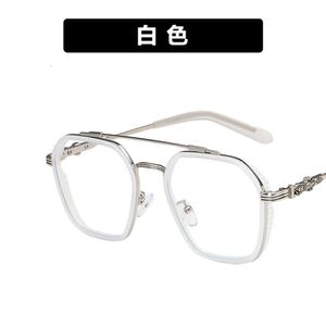 CH Cross Solglasögon Frames Designer Chromes Womens Double Gyeglass Frame Men's Trendy Myopia utrustade Retro Black Gold Eyes Hjärtglas 2024 Högkvalitativ FCP5