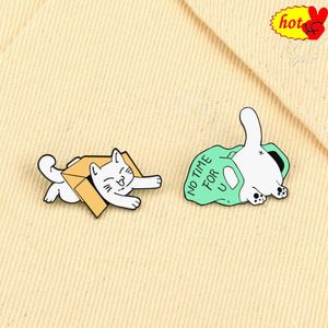 New Hide and Seek White Cat Brooches Naughty Cartoon Animal Enamel Pins Girl Kids Coat Lapel Pin Badges Jewelry Gift for Friend