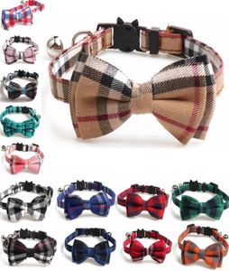 14 colori Fashion Cat Collar Breakaway con campanello e papilla Ploid Design Regolable Safety Kitty Kitten British Style Collars Set6846384