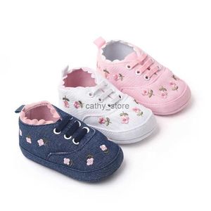 Athletische Outdoor-Schuhe für Babys mit Blumenstickerei, Weiß, Rosa, Marineblau, weiche Schuhe, Prewalker-Walking-Schuhe für Kleinkinder und Kinder, Lauflernschuhe, Hochzeitsschuhe, L231221