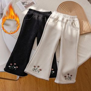 Брюки зимние корейские детские брюки для девочек хлопковые флисовые карманы с цветочной вышивкой для малышей расклешенные